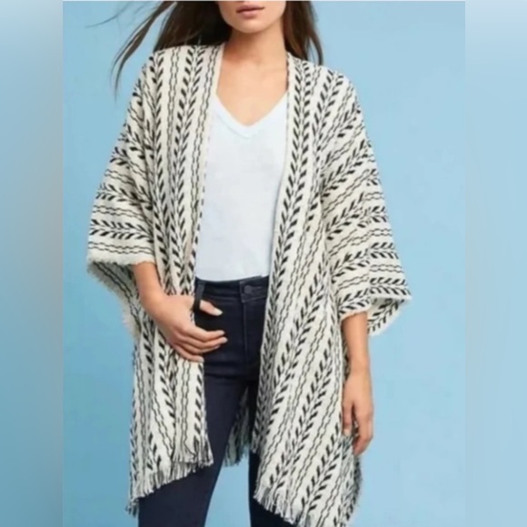 Oversize Boho Print Sweater Shrug - Picture 5 of 5